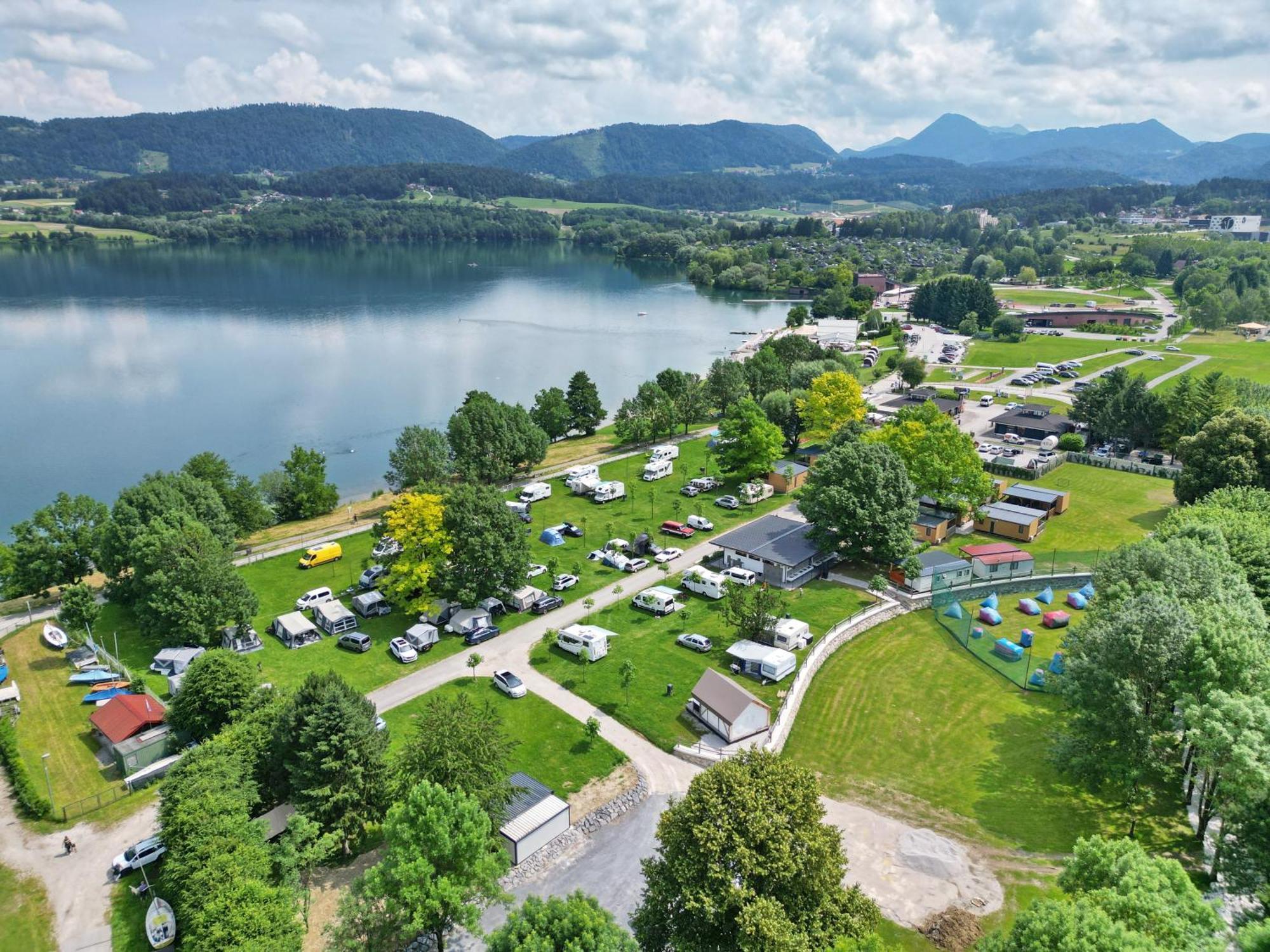 Готель Camp Веленє Екстер'єр фото